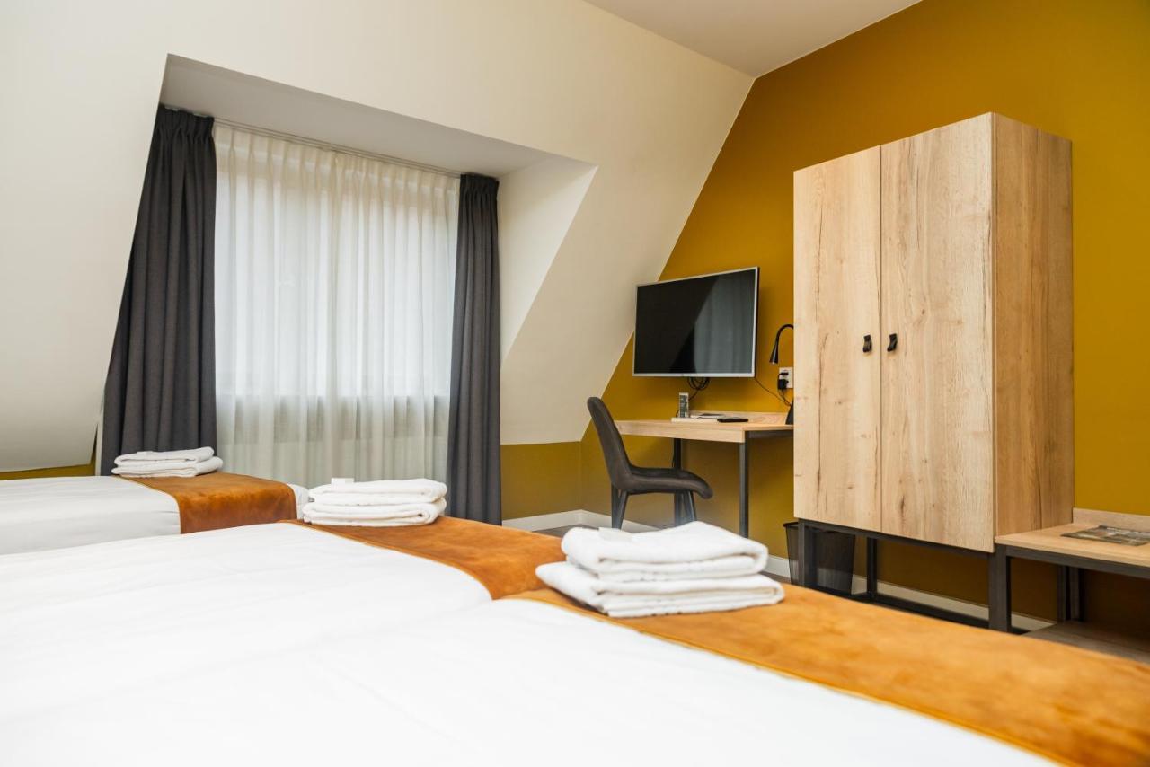 Hotel Onder De Linden Roden Luaran gambar